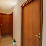 Hotel O King Stay Near Tdi Mall