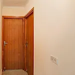 Hotel O King Stay Near Tdi Mall