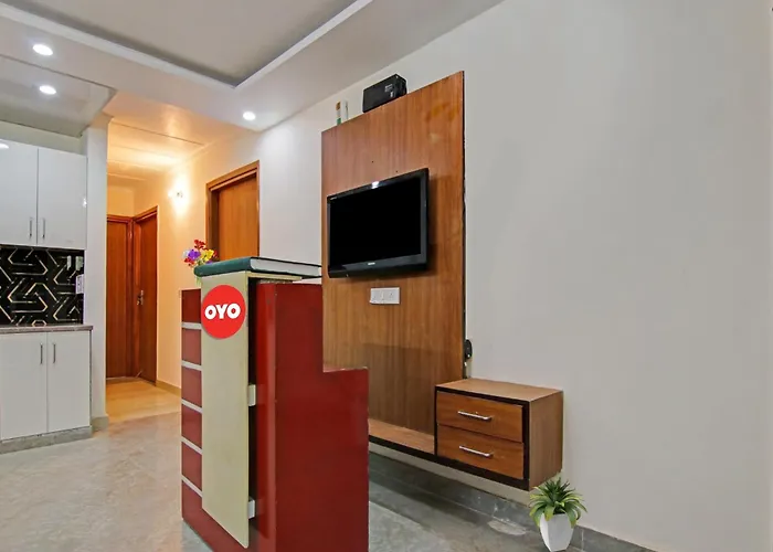Hotel O King Stay Near Tdi Mall